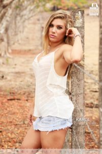 Karol Cortes Modelo Adondeirhoy Mayo 2015