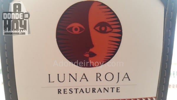 Luna Roja con Gastronomía Costarricense
