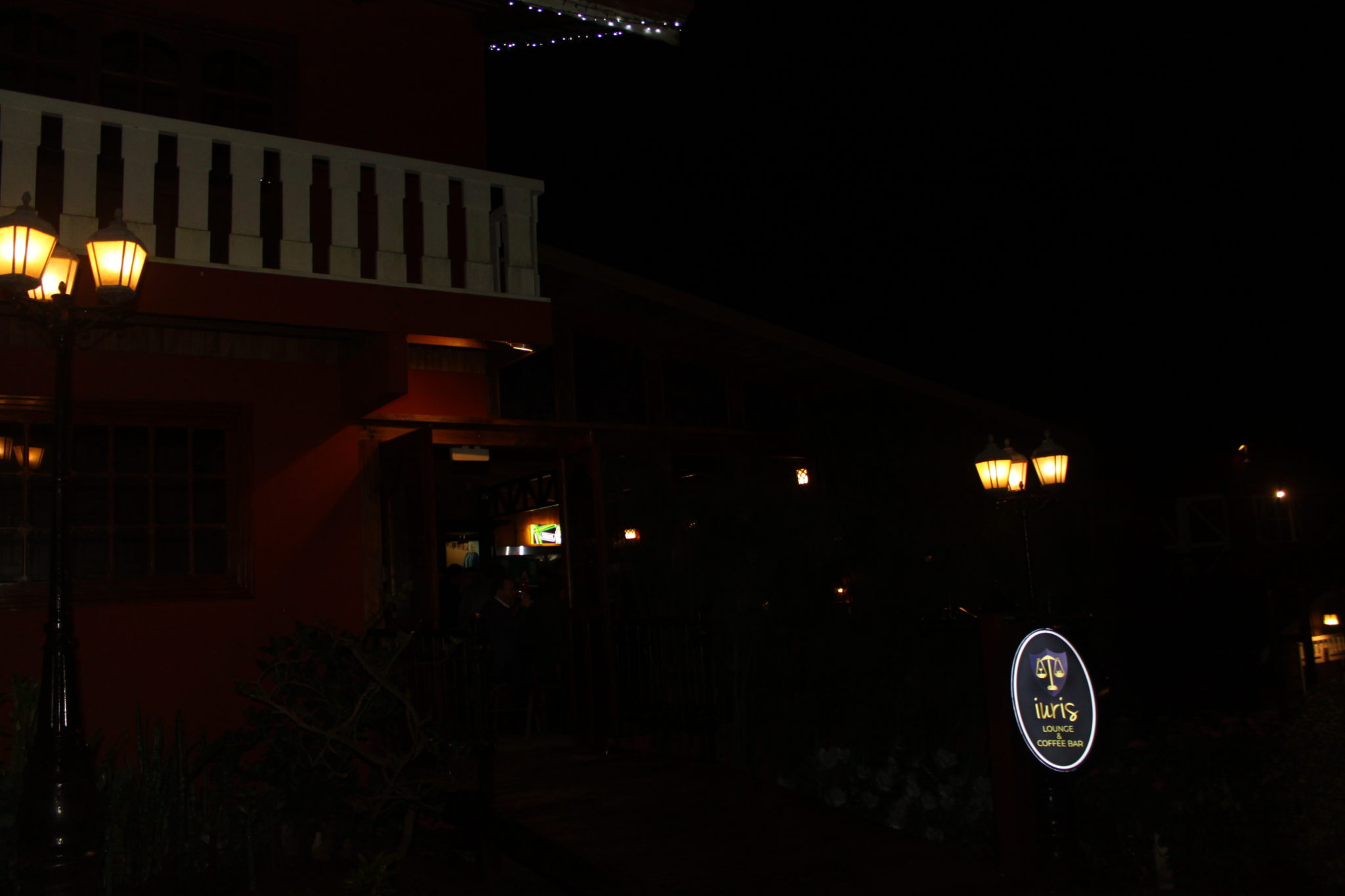 Iuris Lounge & Coffe Bar La Cava del Duende en Coronado Costa Rica