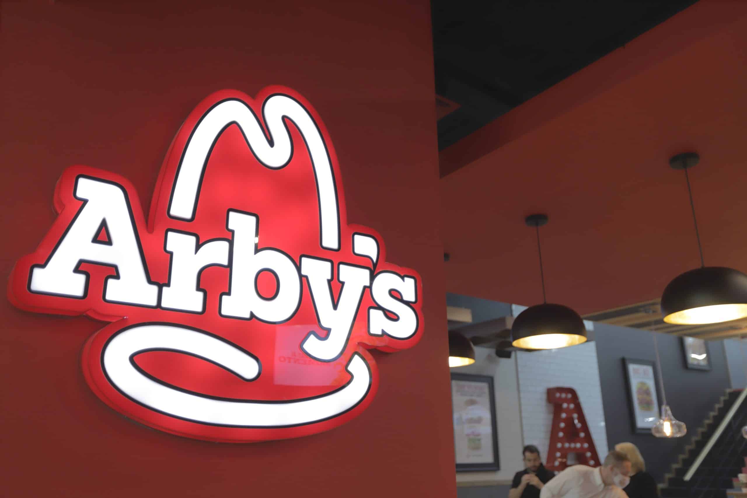 Arby's Costa Rica primer restaurante menú wraps stacks roast beef
